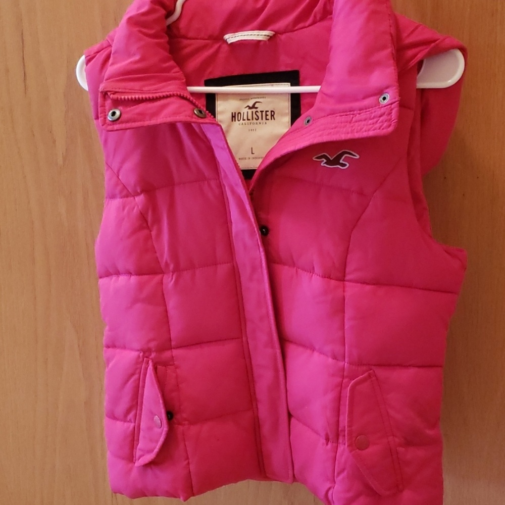 Hollister puffer vest